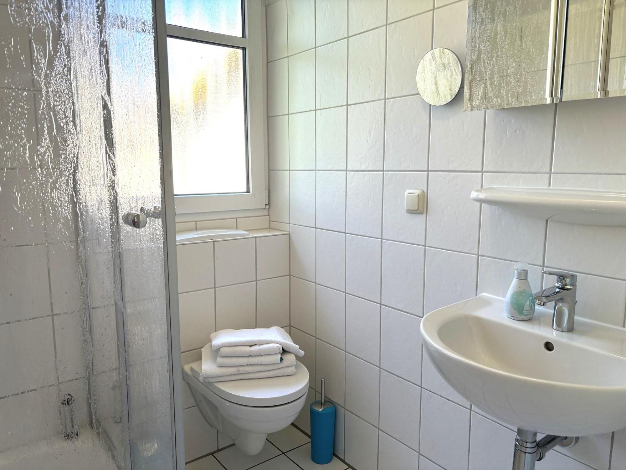 Haus Oie Idyll Mit Balkon 10 Minuten Zum Strand 치노비츠 외부 사진